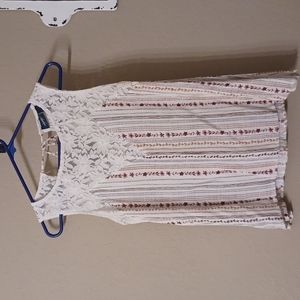 🎈4 -$5 items for $10🎈Daytrip top